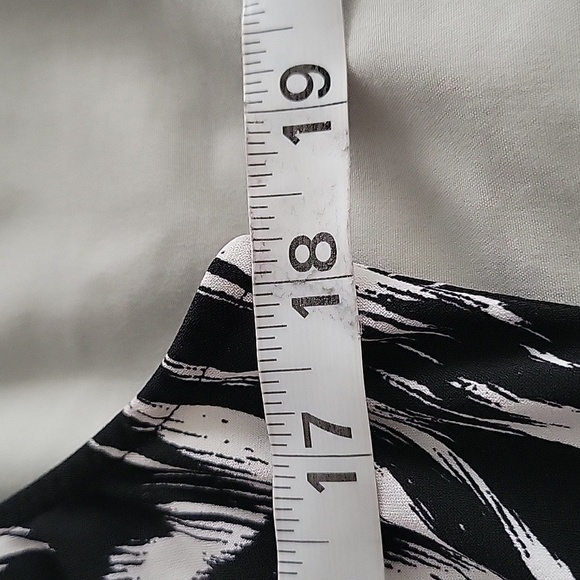 Kenneth Cole Reaction Sleeveless Blouse - Picture 10 of 11